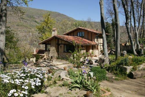 Casa Rural La Casa Del Bosque Navaconcejo Exterior photo
